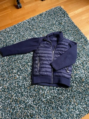 cardigan  - En cardigan från leon marcell den är i strolek xs passar 160 uppåt