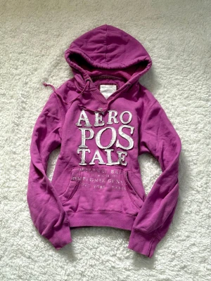 Lila hoodie från Aeropostale - Snygg lila hoodie från Aeropostale