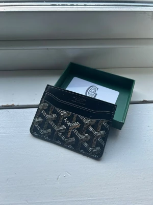 Korthållare - Svart GOY4RD - Korthållare i svart