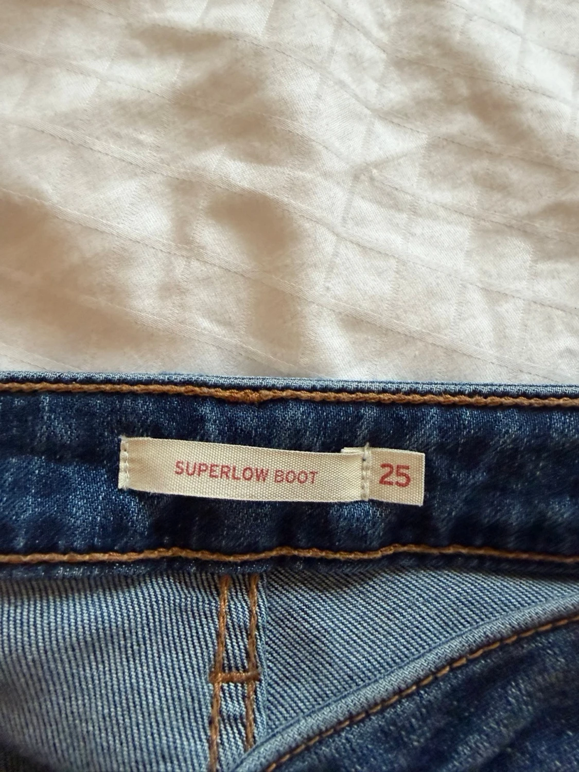 Blå bootcut jeans från Levis - 5