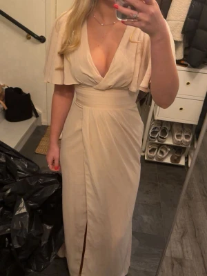 Balklänning - Super fin balklänning! Aldrig använd 🌸🌸