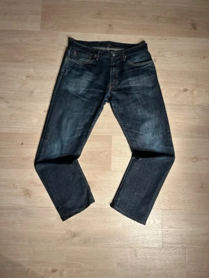 Blå Ralph Lauren Jeans Straight Fit W34 L34  - Fina Vintage Ralph Lauren Jeans i blå färg. Jeansen är i mycket bra skick och sparsamt använda. |  Äkta som allt annat jag säljer! ✅ |  Storlek: W34 L34 | Skick: Mycket Bra Skick | Färg: Blå | Märke: Ralph Lauren | Modell: Jeans |  Hör gärna av dig vid frågor så svarar jag så fort jag kan! 😁|  