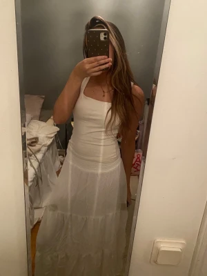 Kjol - Kjol, finns en liten fläck (se sista bilden). 