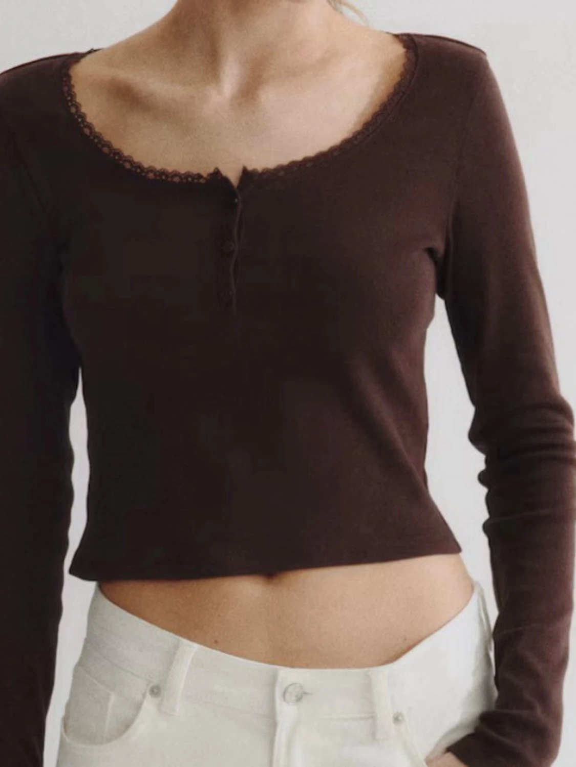 Brun långärmad topp med spets