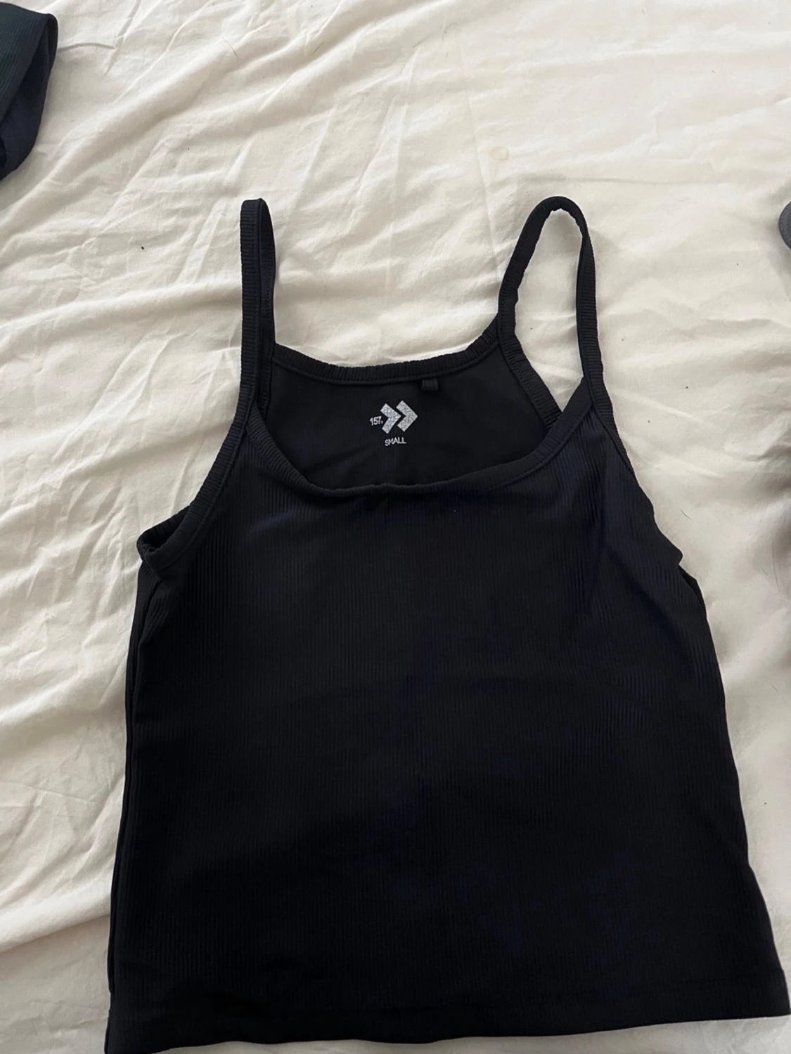 Svart och gråbrun ribbad crop top 