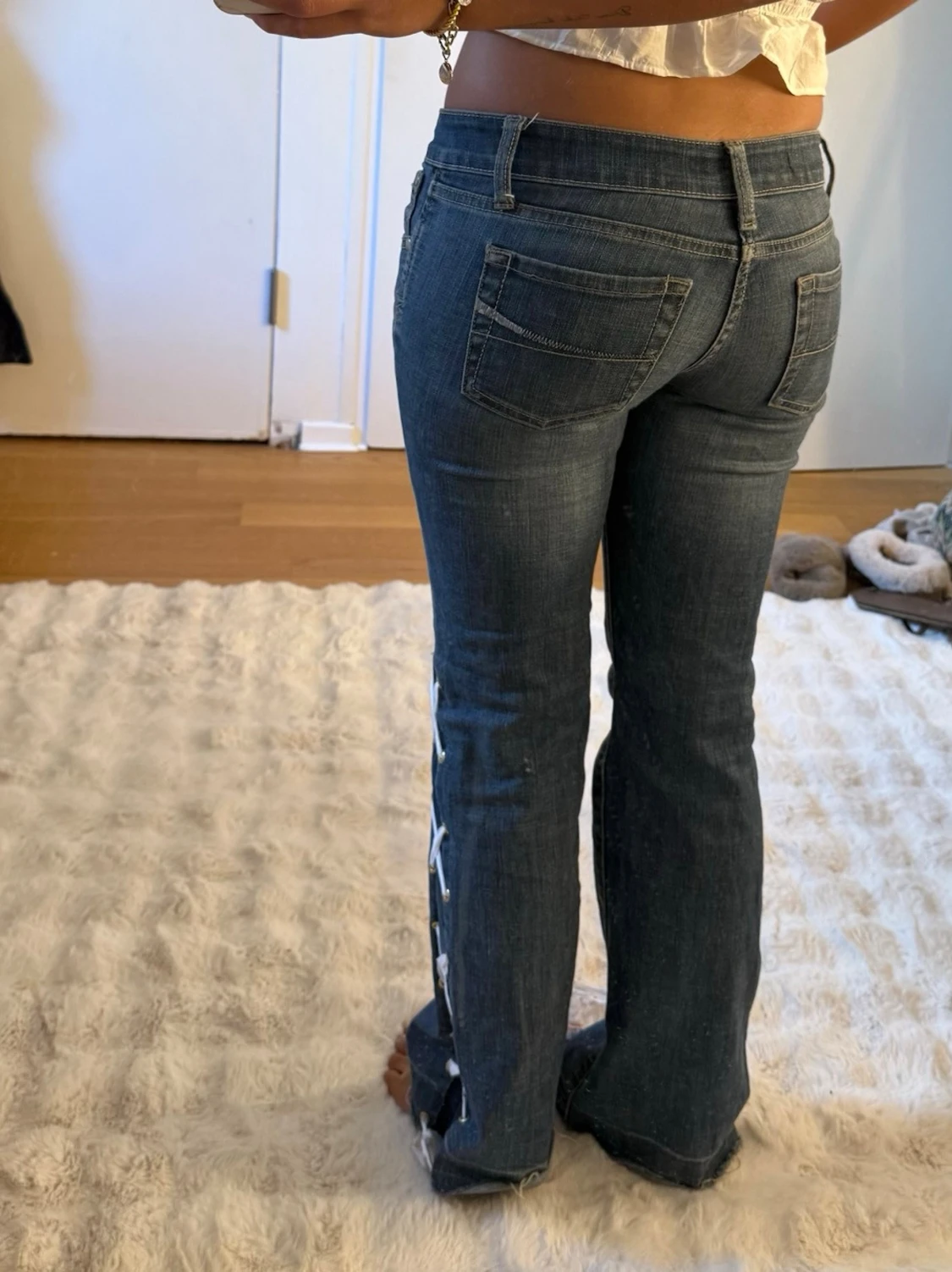 Blå jeans med snörning i sidan - 3