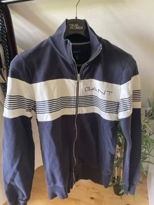 Gant ziptröja  - Fin ziptröja från Gang. Storlek S