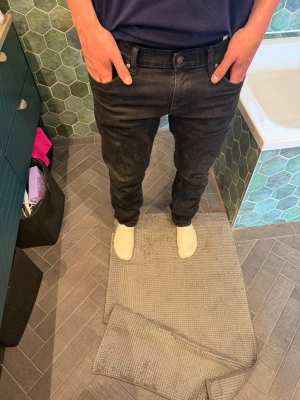 Svarta slim fit jeans  - Nice jeans från Hugo boss- bra skick. Storlek w33, l32. 