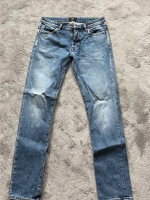 Jeans från Neuw storlek 31, 32 - Inprincip oanvända jeans från svenska märket Neuw