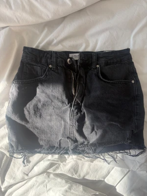 Jeanskjol - Skitsnygg! Endast använd några gånger💗 slutsåld 