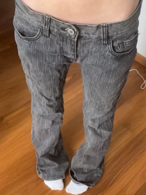 Brandy Melville jeans  - Säljer dessa super snygga jeans från Brandy Melville, köpta för längesen finns inte kvar på hemsidan skriv för mått