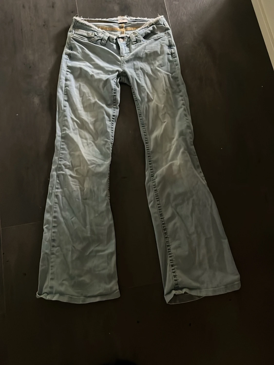Jeans från nelly med låg midja - 1