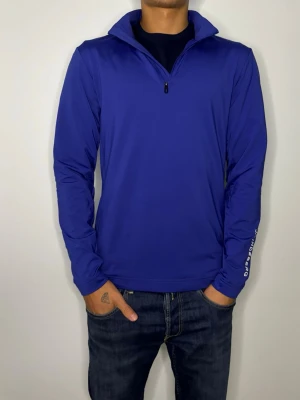 J.Lindeberg Golf tröja  - J.Lindeberg Golf tröja i väldigt fint sick!🌟Modellen är 187 Cm och väger 70 kg!🤩