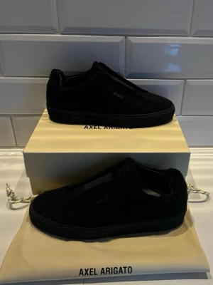 Arigato  - Arigato laceless 360 | nypris 3000kr | storlek 45 passar 44. SLUTSÅLDA ÖVERALLT! AGERA SNABBT! 