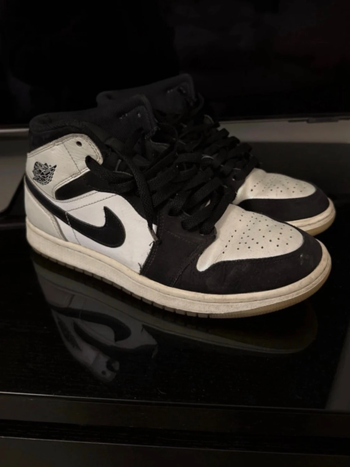 Svarta och vita Diamond Air Jordan 1 Mid - 2