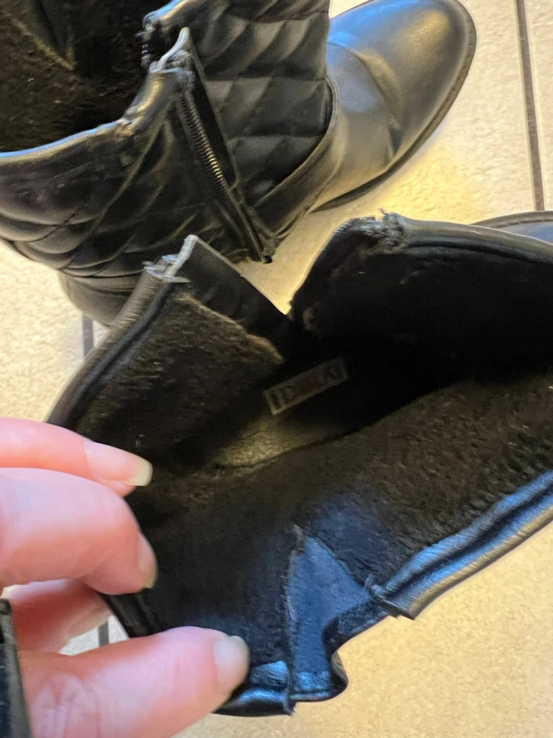 Svarta quiltade stövletter med spännen - 3