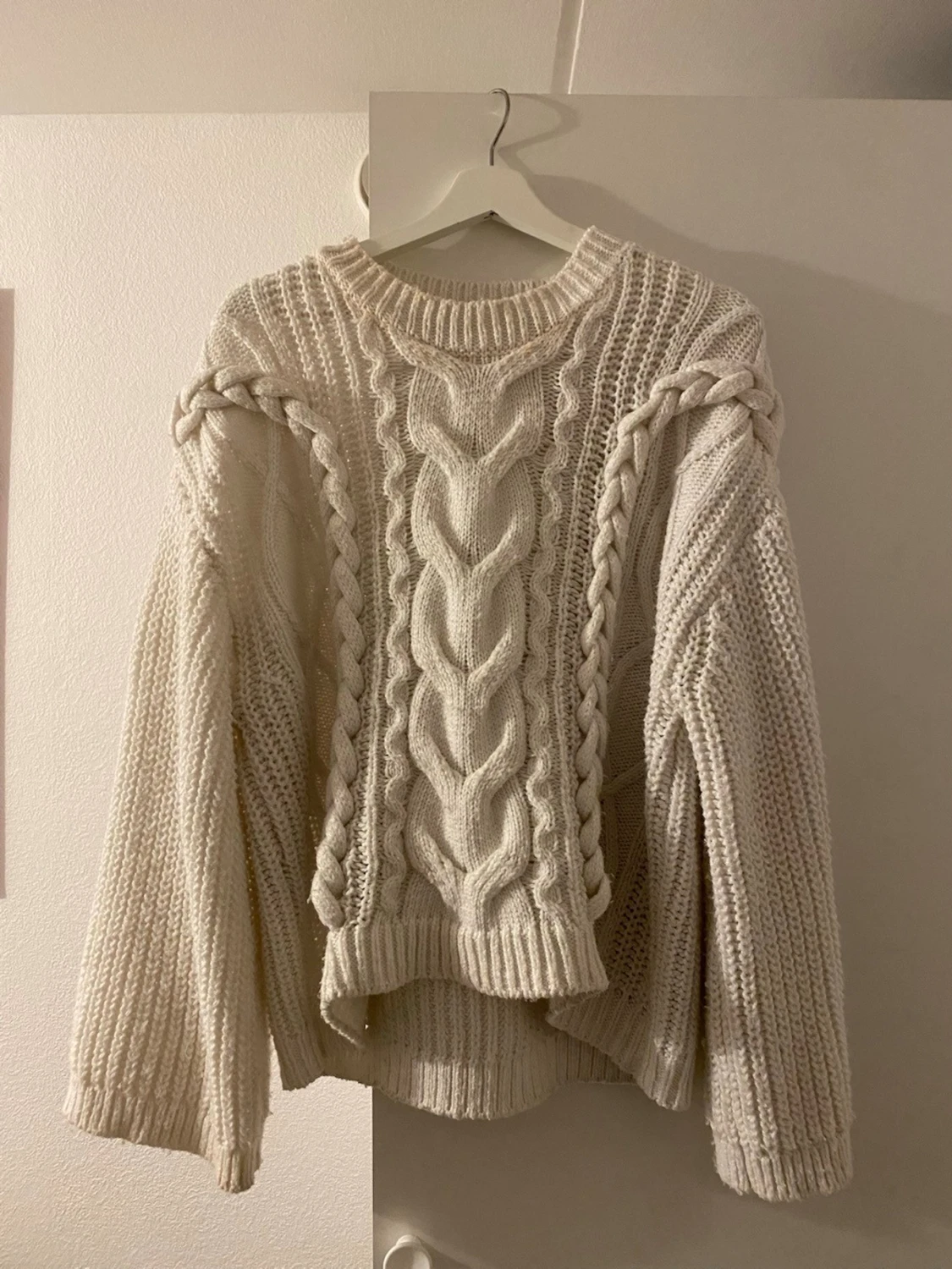 Stickad tröja  - 1