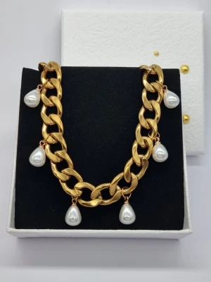 Stilfullt halsband med pärlor  - Material-18K guldpläterat rostfritt stål 304. Kedjetjocklek-11mm. Högkvalitativt #18