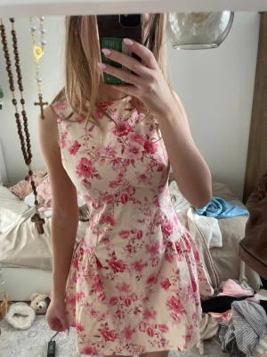 Så snygg klänning - Så snygg klänning från Zara, perfekt skick med prislapp kvar 