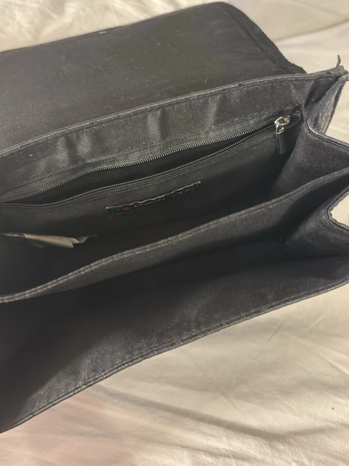 Svart handväska med kedjerem - 2