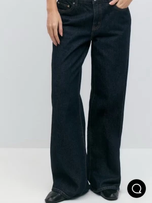 Lågmidjade jeans  - Super snygga jeans som knappt är använda. 