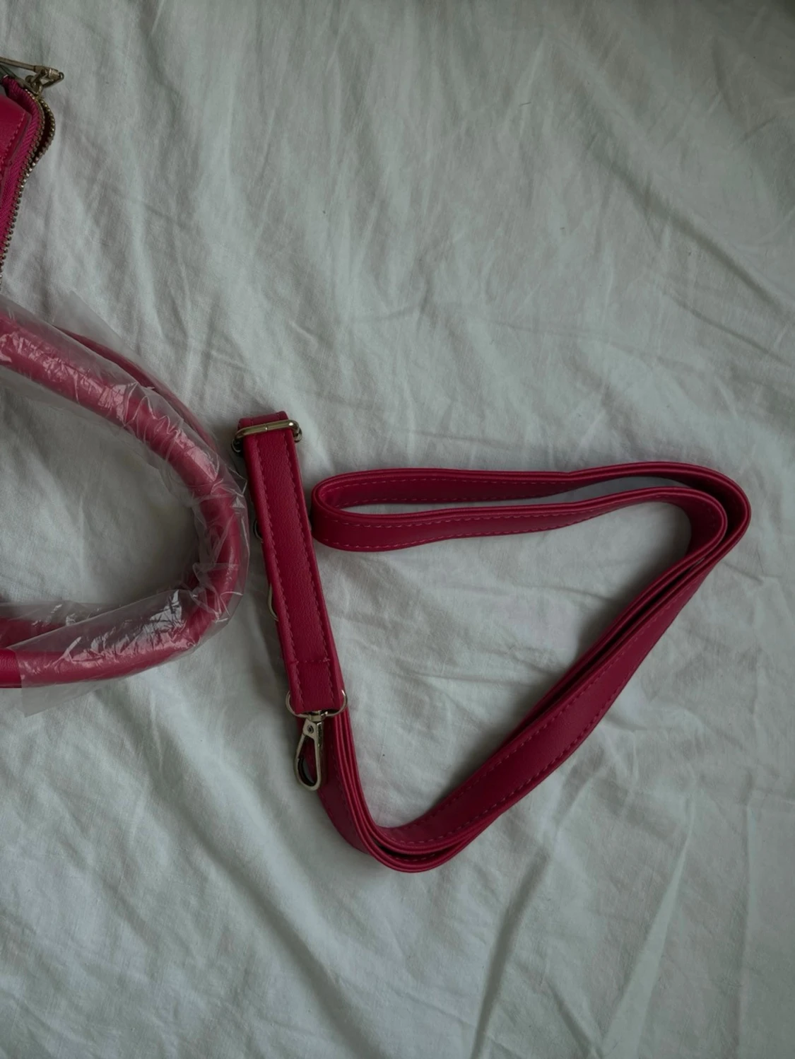 Rosa handväska / axelväska med guldfärgade detaljer - 5