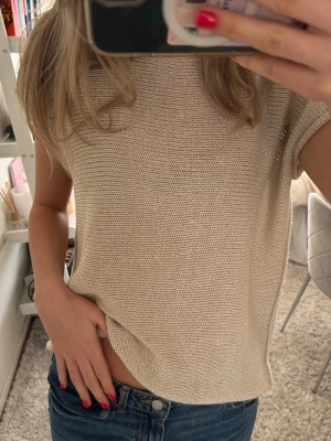 Beige glittrig tröja  - Beige glittrig tröja 