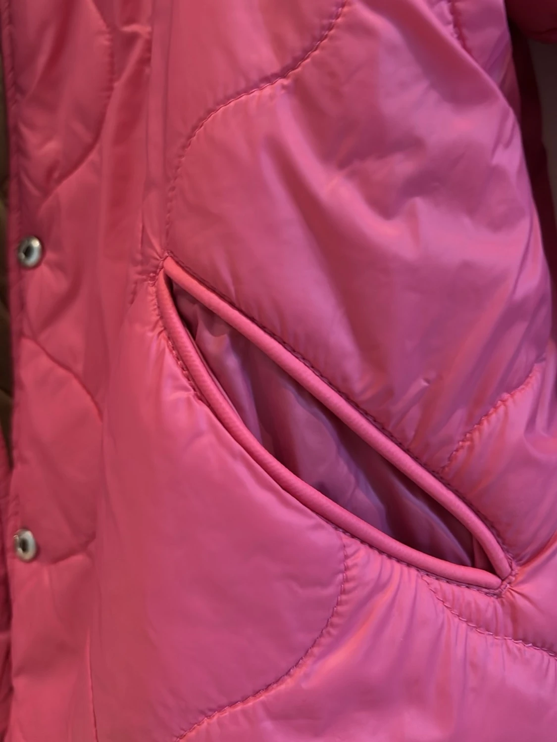 Quiltad vindjacka i rosa och beige! (Ut och in jacka två färger samma jacka)