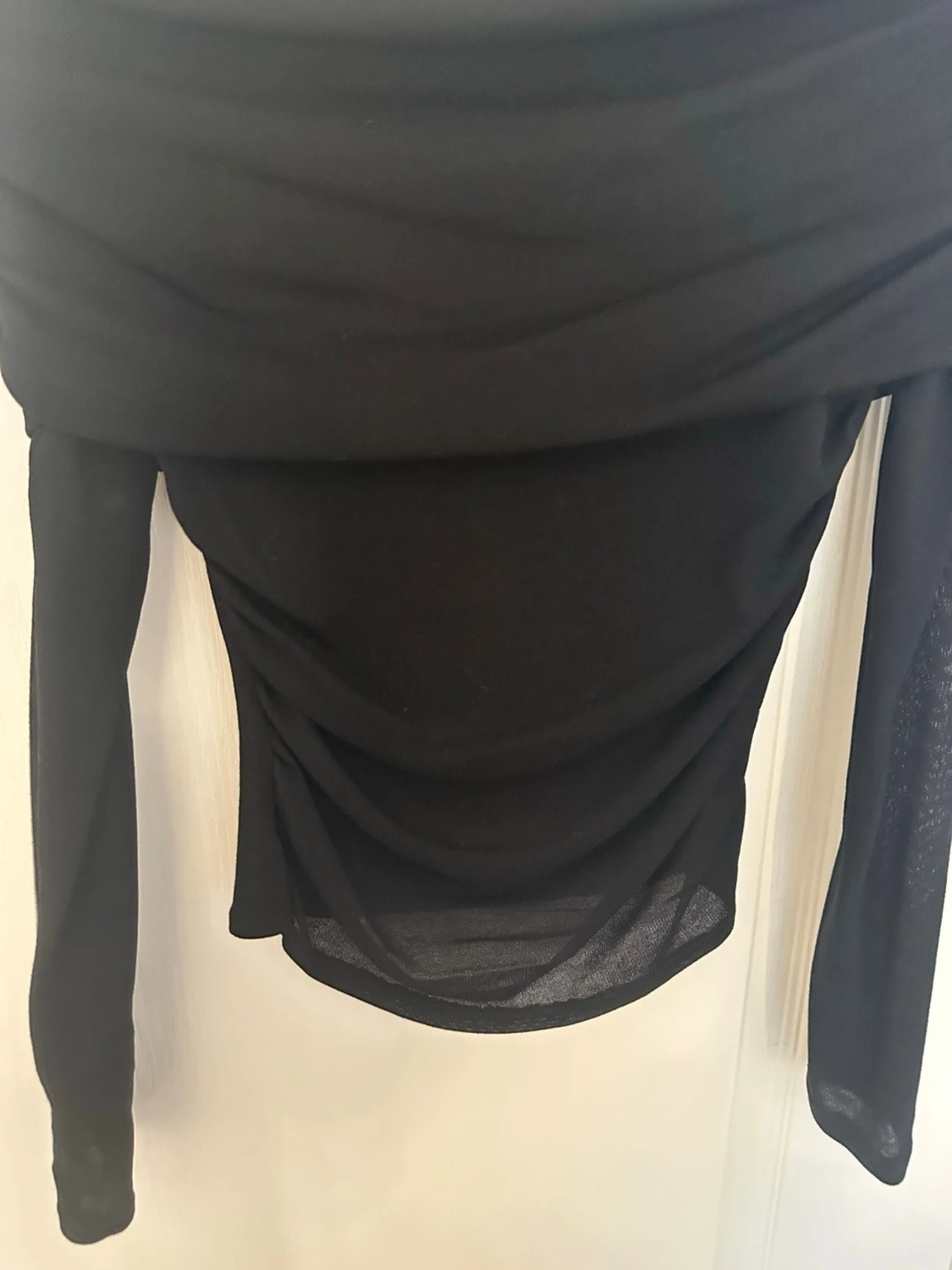 Svart offshoulder tight topp - 2