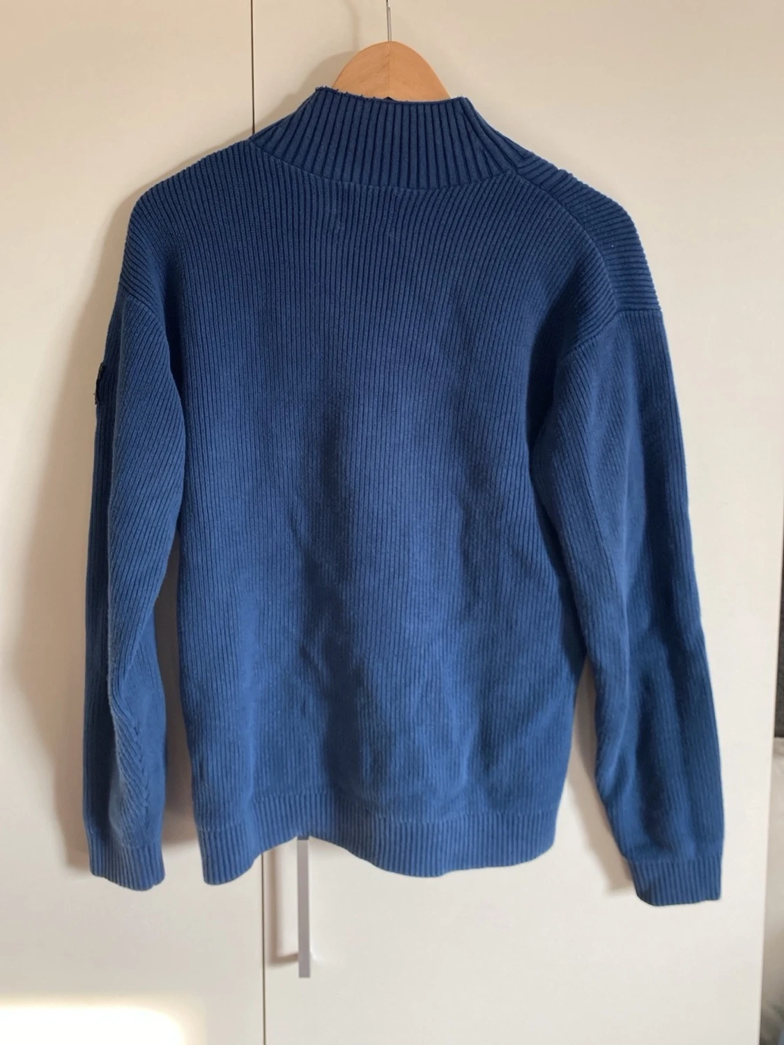 Blå stickad tröja från Calvin Klein - 1