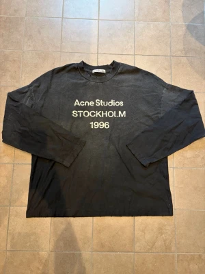 Svart långärmad topp Acne Studios - Svart acne studios longsleeve | storlek S | nyskick | pris kan diskuteras!