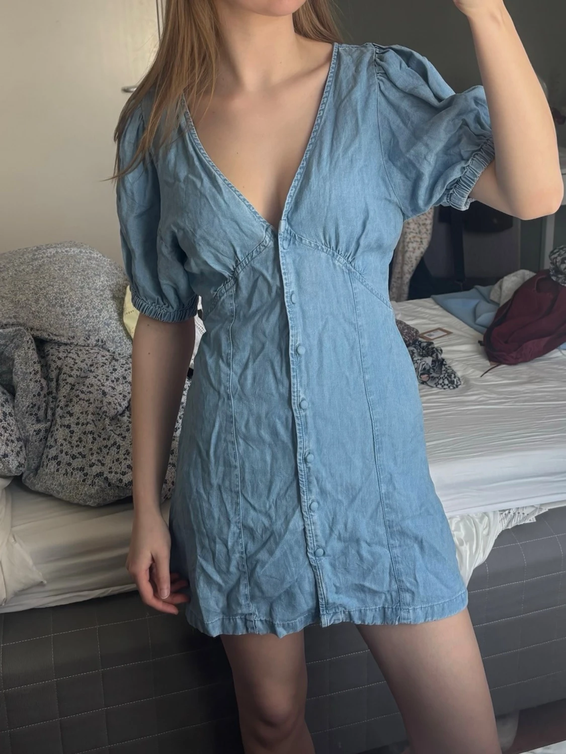 Blå kort jeansklänning Monki