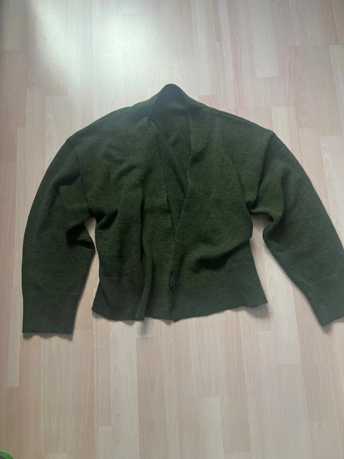 Mörkgrön oversized kofta - 1