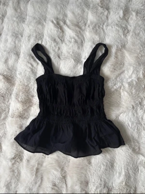Topp H&M - Fin topp från H&M! Bra skick😚