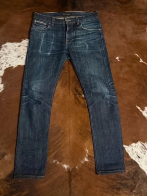 Selvage nudie GrimTim - Tjena! Säljer dess agent otvättade nudie jeans, modellen är GrimTim dry selvage och är helt slutsålda på nudies hemsida, W31/L32, hör av dig vid funderingar!🙌