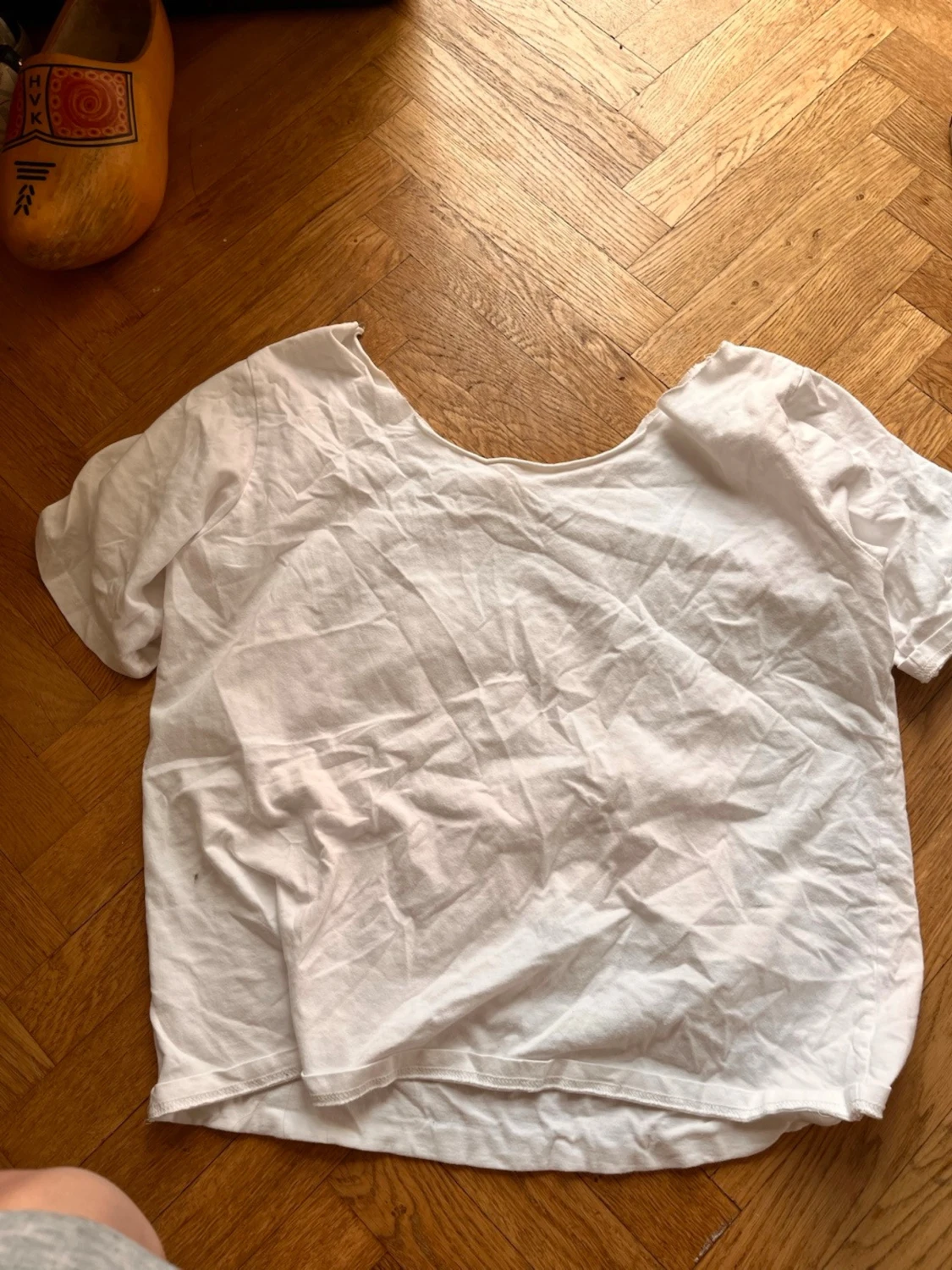 Vit basic t-shirt med rund hals