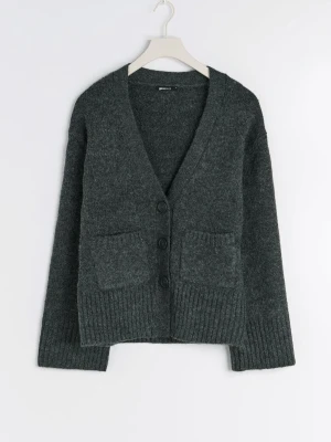 Grå stickad kofta - Grå stickad kofta i storlek S från Gina Tricot