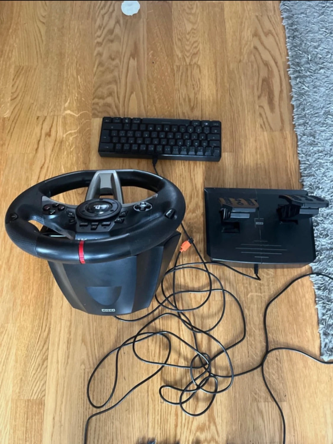 Hori ratt och pedaler till PS4/PC - 1