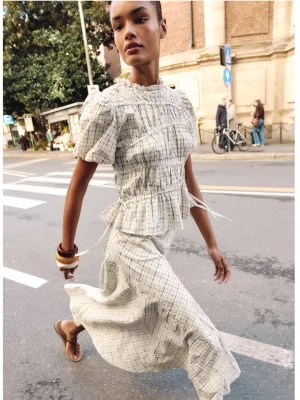 Zara sommar topp - Jättefin slutsåld topp från Zara helt ny, aldrig använd med prislapp ❤️❤️