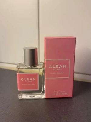 CLEAN Sugar-Coated EdP 30ml - Clean’s nya parfym Sugar-Coated EdP 30 ML  Endast sprayat 1-3 ggr för test