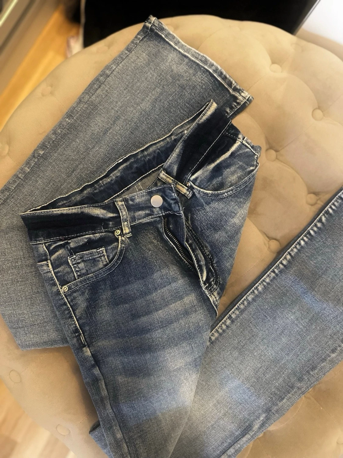 Blå jeans med detaljerade bakfickor - Bootcut - 1