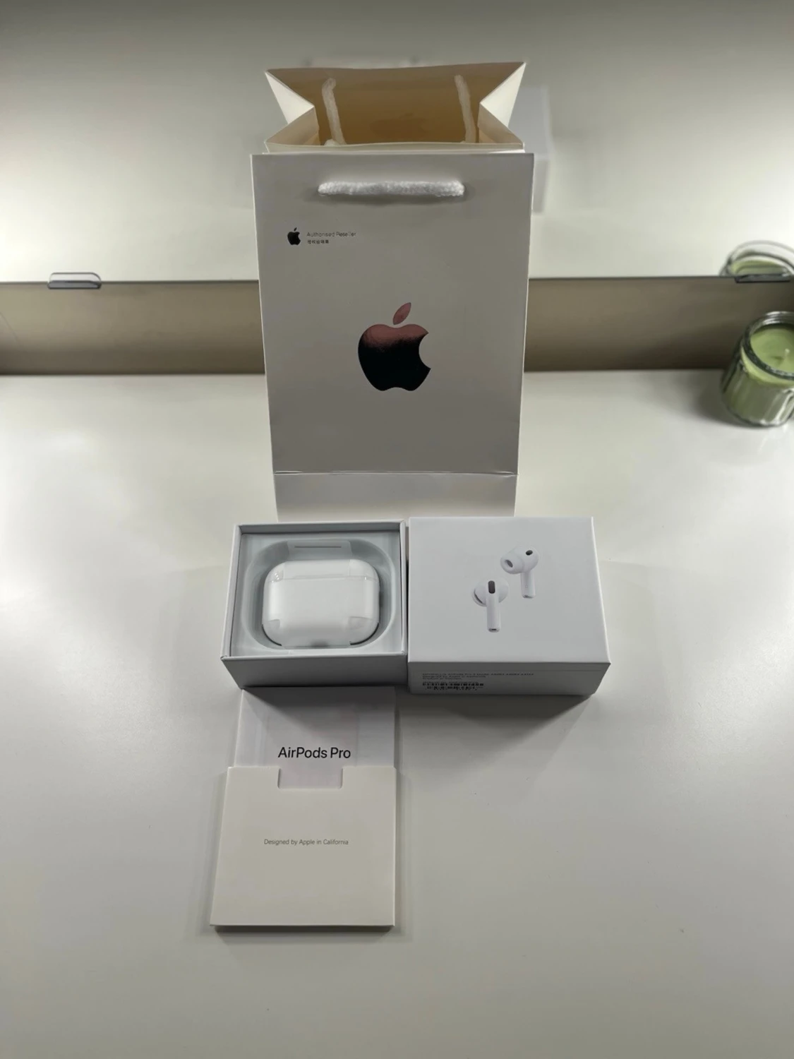 Apple AirPods Pro 3 - 1