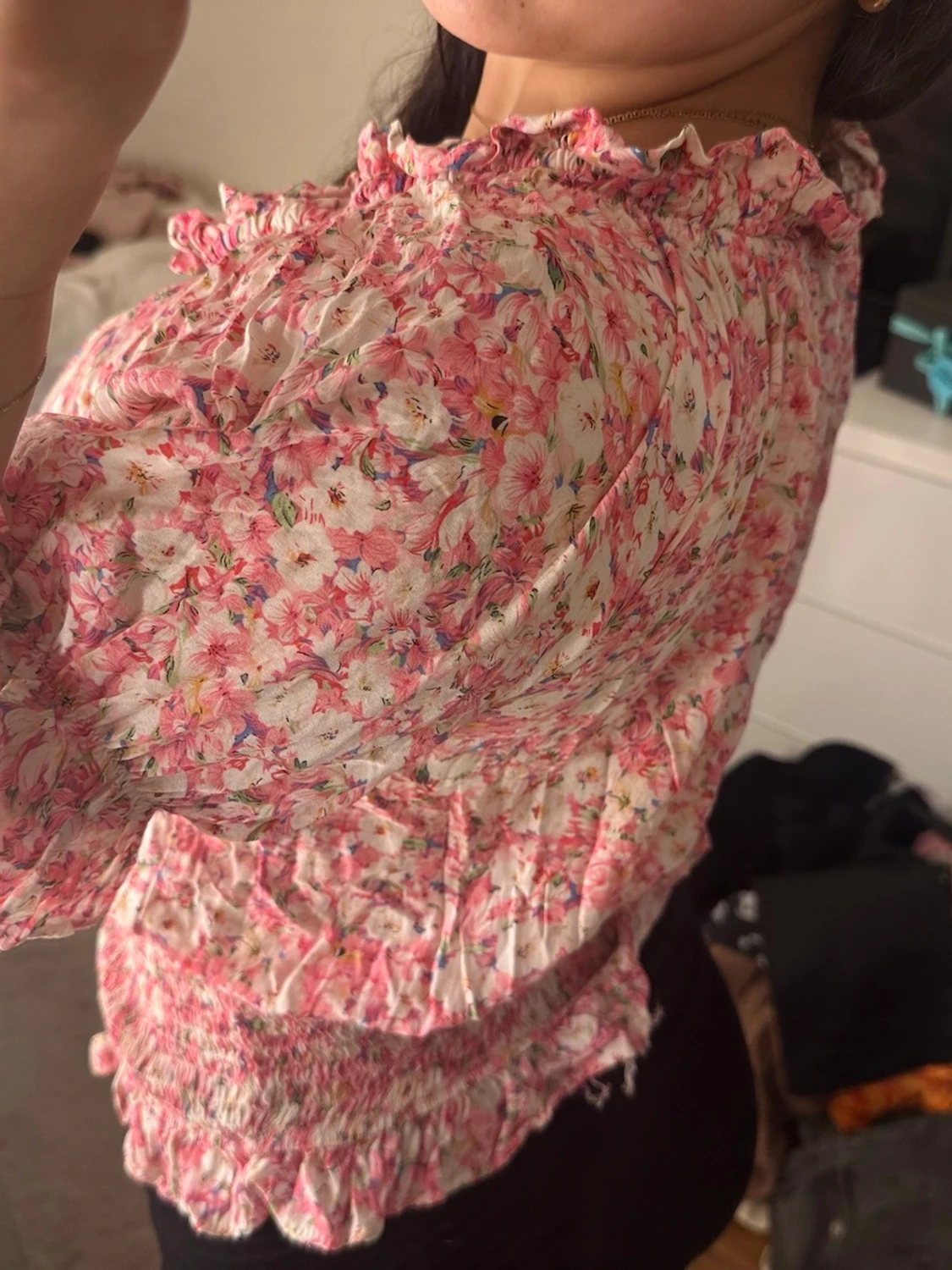 Blommig offshoulder blus i rosa toner - 3