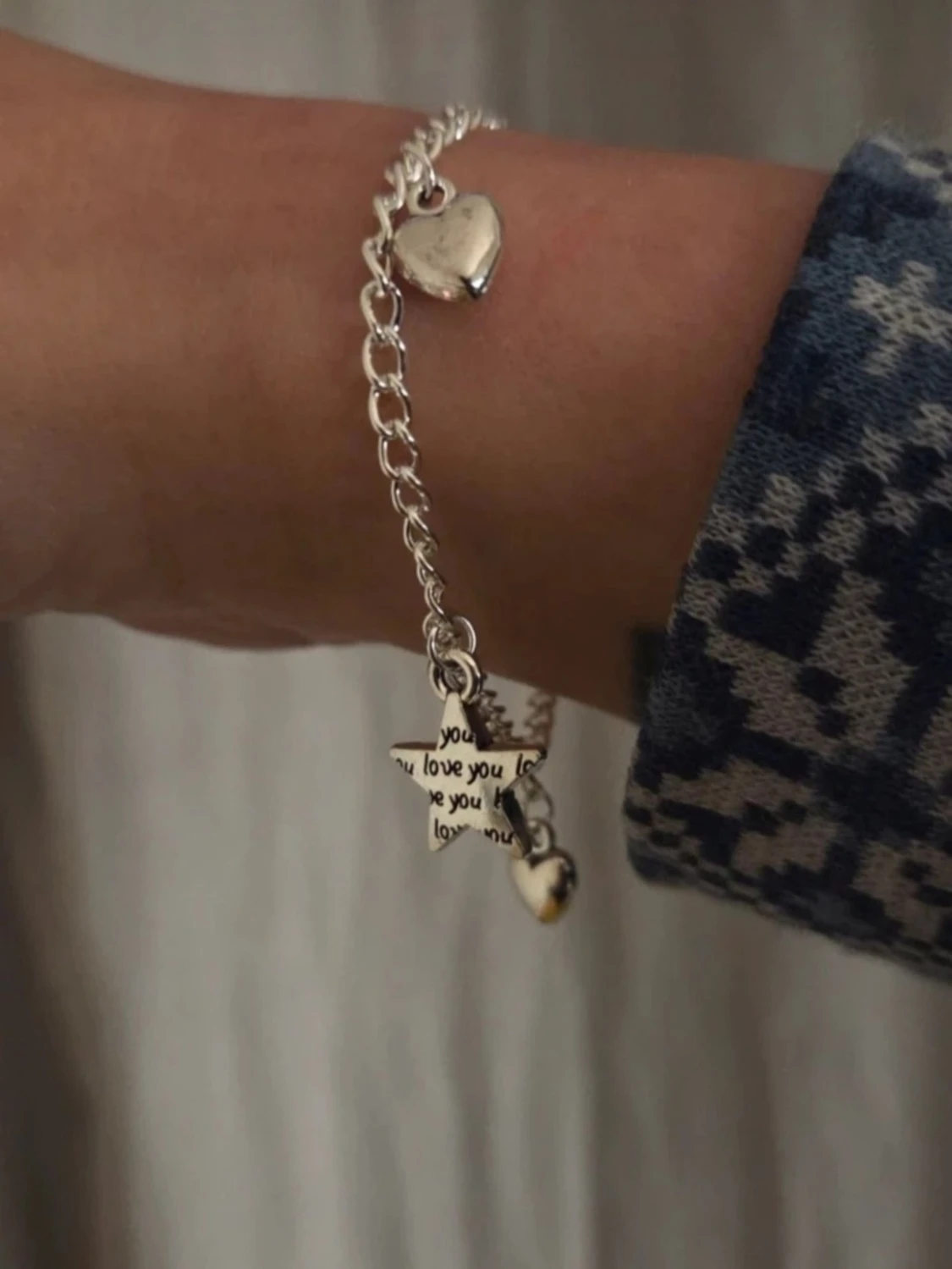 Silverfärgat armband med berlocker Rostfritt Stål  - 6