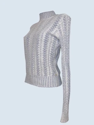 Scotch & Soda Ljusblå stickad tröja med mönster Medium - Supersnygg!!! Se bilder för mått. Jag har fotat tröjan på en skyltdocka som är S/M.