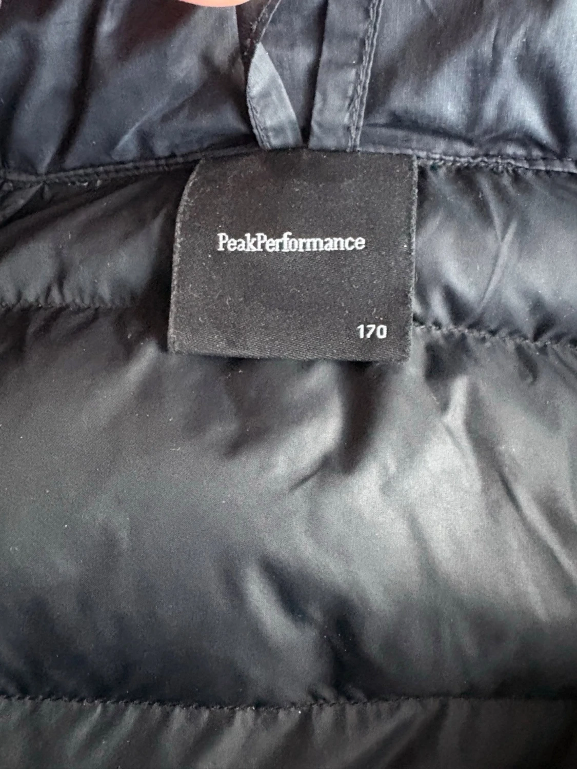 Svart dunjacka Peak Performance - 4