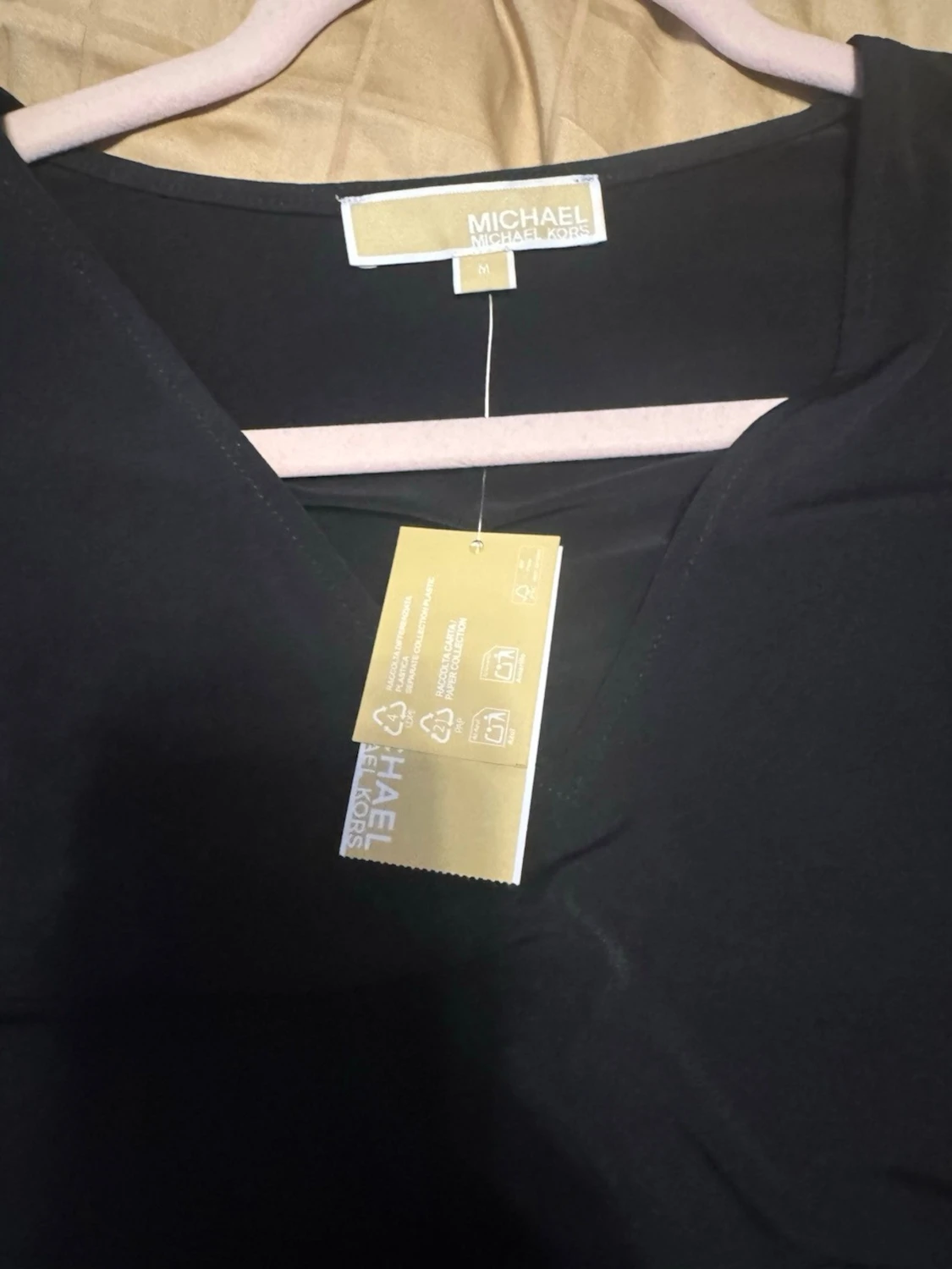 Svart omlottklänning med ringdetalj - 3