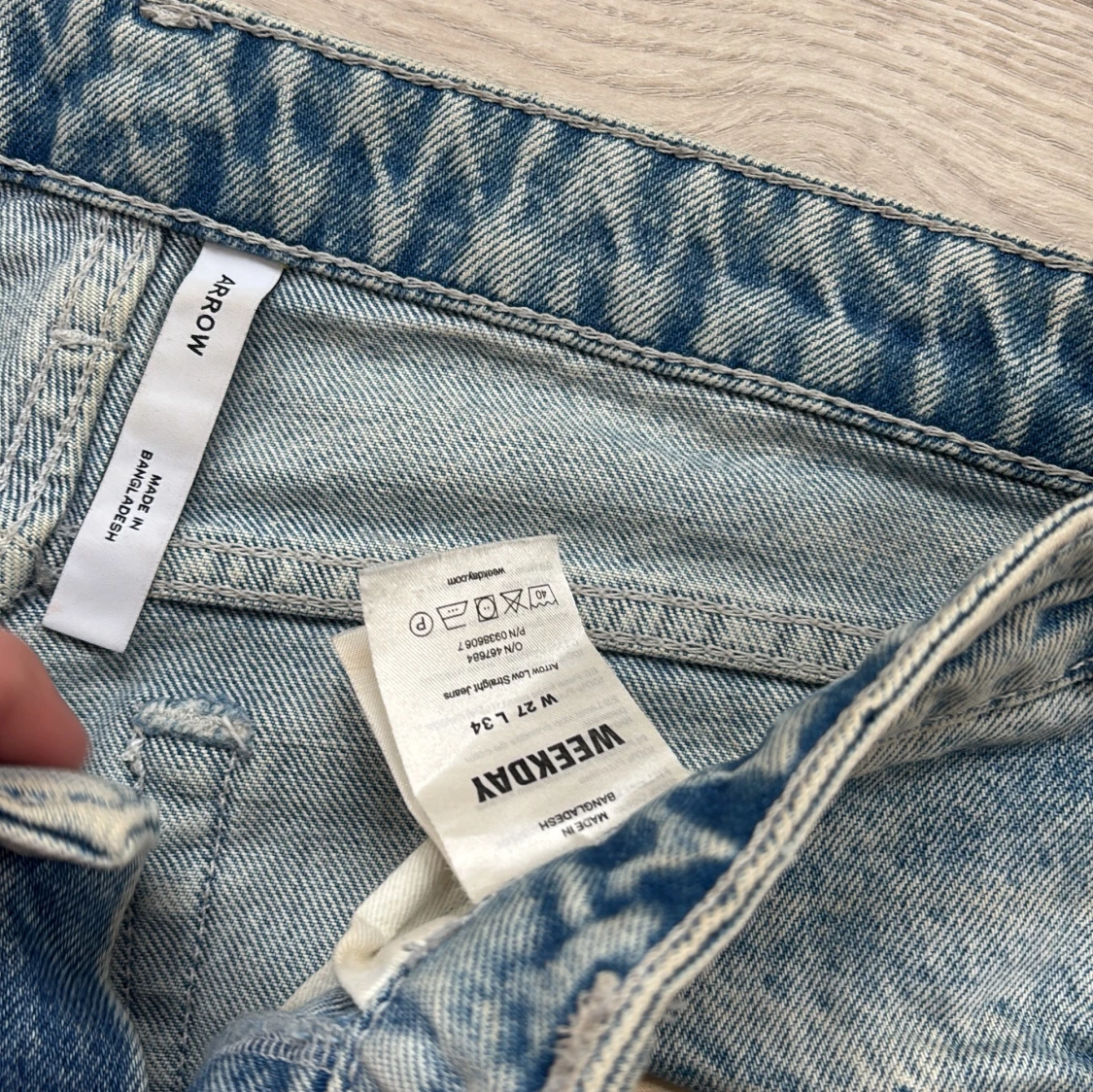 Ljusblå raka jeans från Weekday - 1