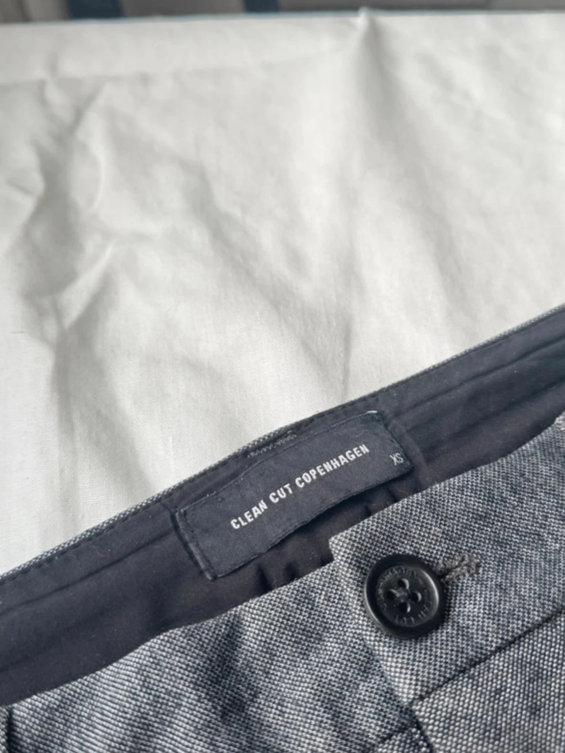 Grå kostymbyxor från Selected Homme - 3