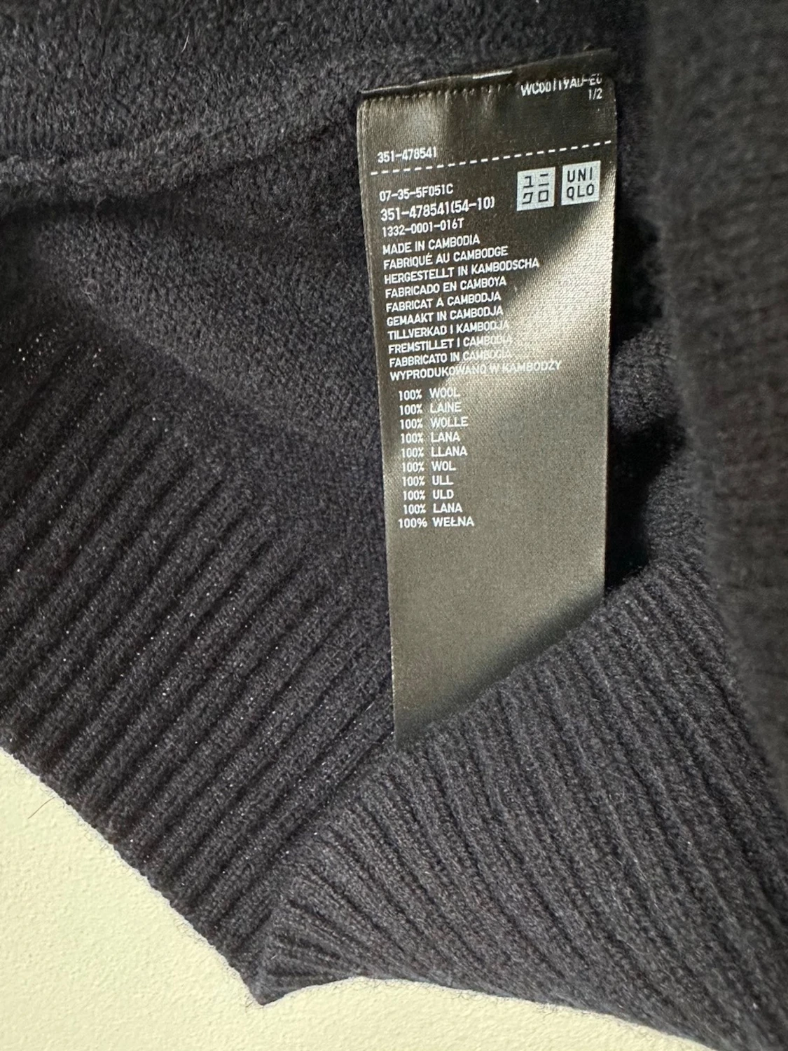 Svart stickad tröja från Uniqlo - 3